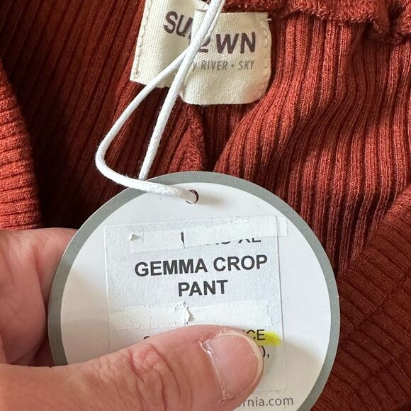 NEW RIVER + SKY Sundown Gemma Crop pants and  Downtown tee - Picture 8 of 11